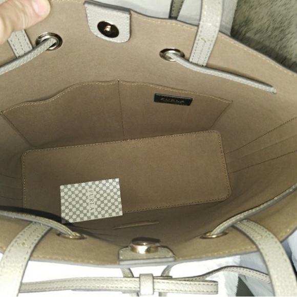 💯 authentic Furla designer leather bag - Picture 2 of 7